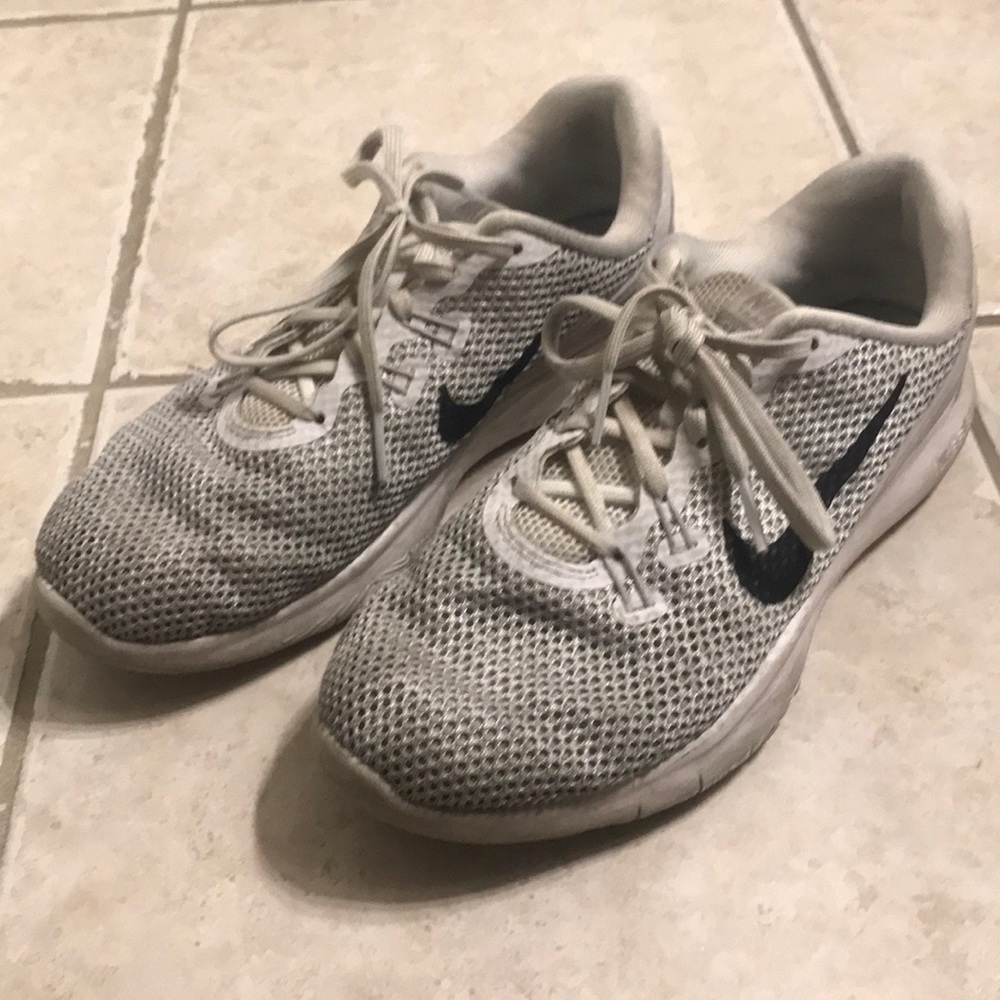 Nike tennis shoes